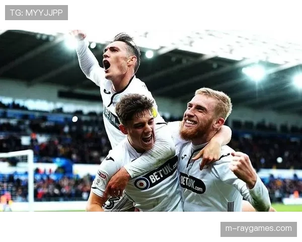 英超社区杯赛举办，业余球队与职业队互动